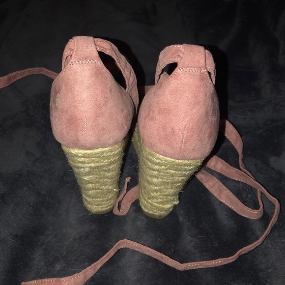 Women’s shoes - Picture 4 of 4